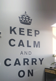 מדבקת קיר - keep calm and carry on