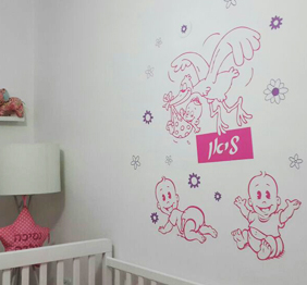 מדבקות קיר לחדר תינוקת